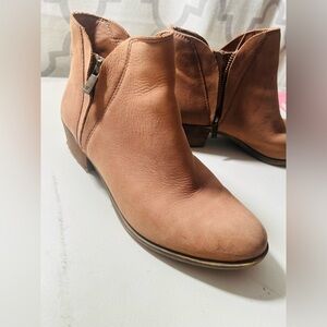 Lucky Brand Tan double zip up Ankle Boots bootie shoes 8.5 clean, gently worn